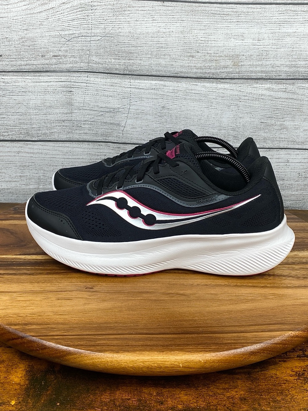 Saucony Cohesion 18 Black Pink Running Shoe S11035-300 Women’s Size 11 Wide